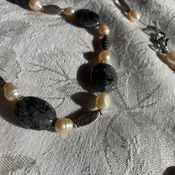 Quartz and Pearl Necklace 100 g 20" - Picture 4 of 4